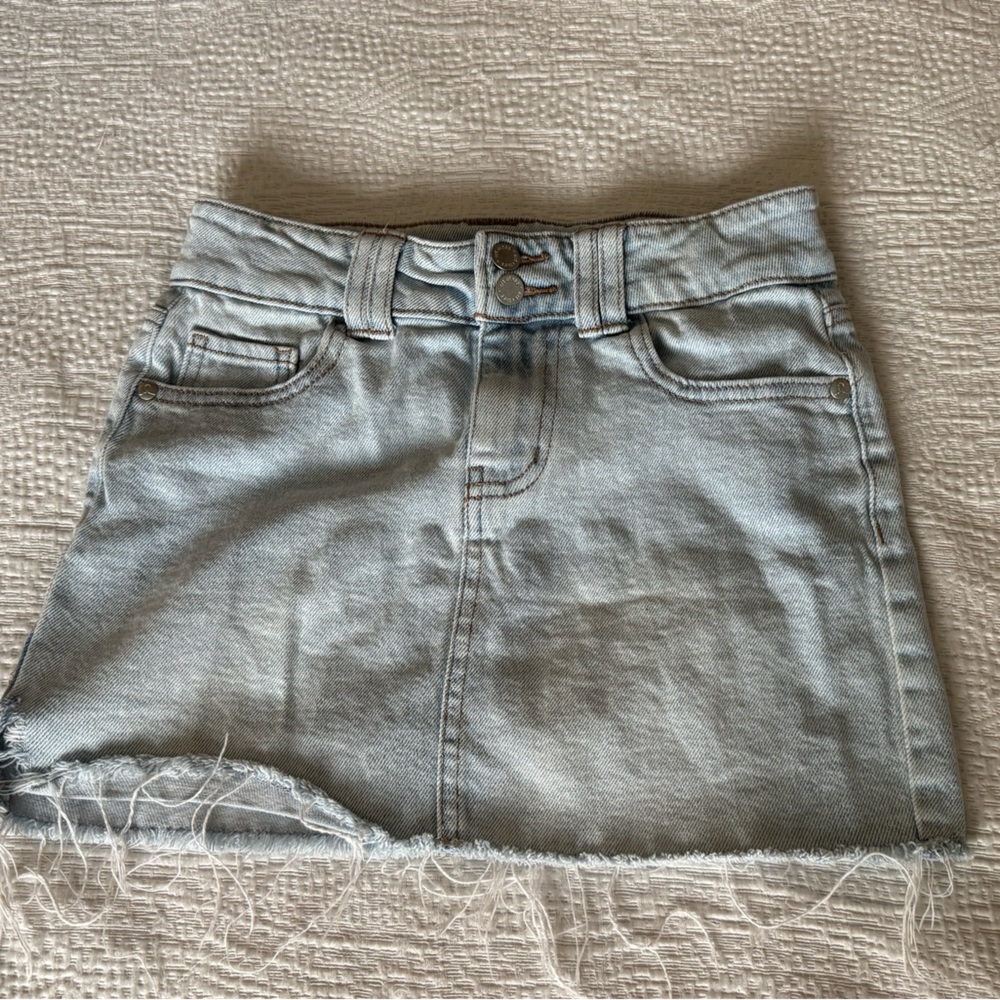 Art Class Light-Wash Denim Skirt – Girls Size M (8)